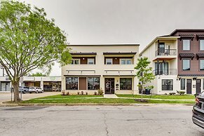 Steps to TCU Campus: Modern Fort Worth Apt