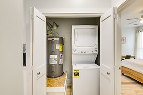 Steps to TCU Campus: Modern Fort Worth Apt