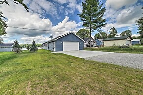 Hale/long Lake Retreat w/ Kayaks & Boat Dock