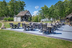 Putt-putt, Pickleball + Trails: Glenville Getaway