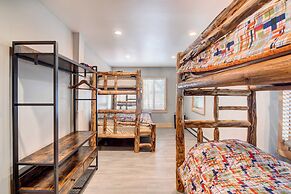 Hot Tub & Mtn Views: Waterfront Grand Lake Cabin!