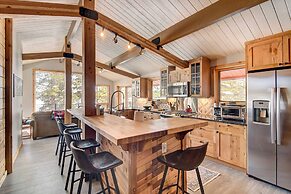 Hot Tub & Mtn Views: Waterfront Grand Lake Cabin!