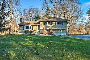 Family-friendly Woodbury Home With Yard + Deck!