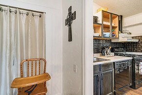 College Station Getaway w/ Hot Tub & Courtyard!