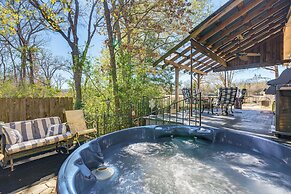 College Station Getaway w/ Hot Tub & Courtyard!