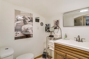 College Station Getaway w/ Hot Tub & Courtyard!