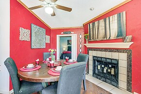 College Station Getaway w/ Hot Tub & Courtyard!