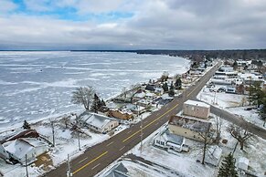 Historic Houghton Lake Getaway Near Shoreline