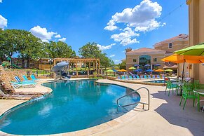 Lake View Tangled at Texoma Home w/ Hot Tub!