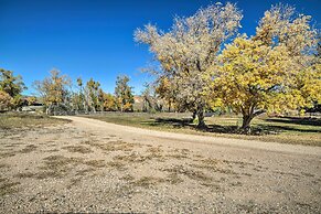 Remote Cabin w/ Gas Stove < 7 Mi to Town!