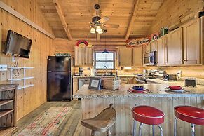 Remote Cabin w/ Gas Stove < 7 Mi to Town!