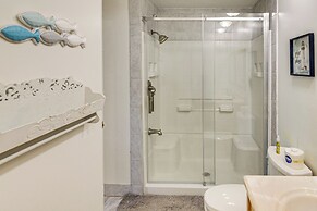 < 1 Mi to Beach: Condo w/ Community Perks in Hhi!