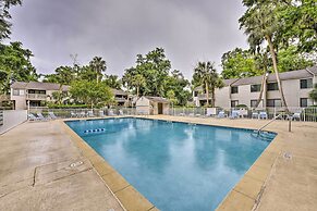 < 1 Mi to Beach: Condo w/ Community Perks in Hhi!