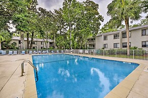 < 1 Mi to Beach: Condo w/ Community Perks in Hhi!