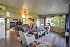 Hendersonville Home w/ Views - 3 Mi to Downtown!