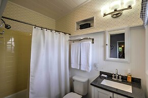 Hendersonville Home w/ Views - 3 Mi to Downtown!