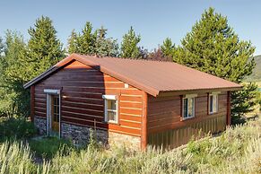 Cozy Island Park Cabin, 20 Mi to Yellowstone!
