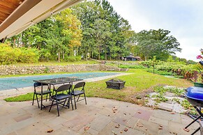 Hot Tub & Mtn Views: Expansive Hazleton Retreat
