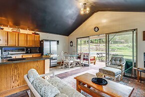 Hot Tub & Mtn Views: Expansive Hazleton Retreat