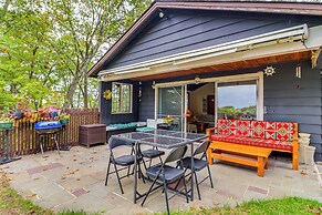 Hot Tub & Mtn Views: Expansive Hazleton Retreat