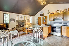 Hot Tub & Mtn Views: Expansive Hazleton Retreat