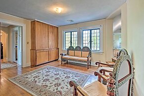 Hot Tub & Mtn Views: Expansive Hazleton Retreat