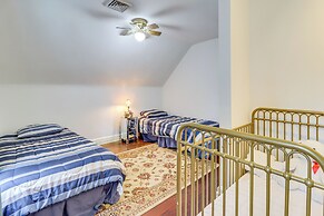 Hot Tub & Mtn Views: Expansive Hazleton Retreat