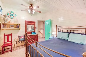 Riverfront Home w/ Fire Pit + Deck in Lansing