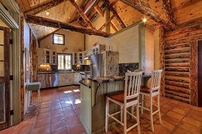 Luxe Log Cabin ~ 15 Mi to Downtown Moab!