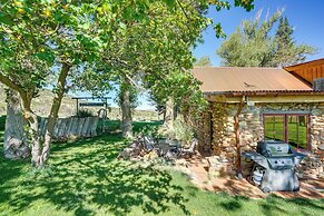 Luxe Log Cabin ~ 15 Mi to Downtown Moab!