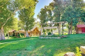 Luxe Log Cabin ~ 15 Mi to Downtown Moab!