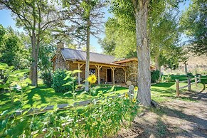Luxe Log Cabin ~ 15 Mi to Downtown Moab!