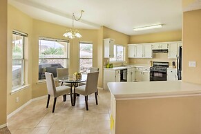 El Paso Retreat w/ Pool: 11 Mi to Downtown!