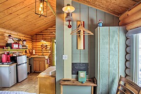 Quiet Couple's Retreat: Studio by Winchester Lake!