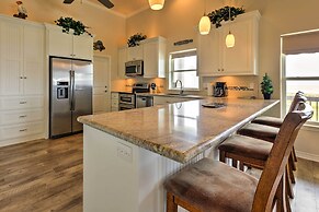Port Bolivar Getaway w/ Ocean View: Walk to Beach!