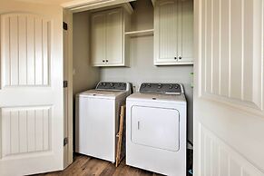 Port Bolivar Getaway w/ Ocean View: Walk to Beach!