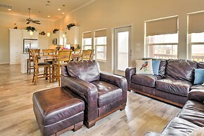Port Bolivar Getaway w/ Ocean View: Walk to Beach!
