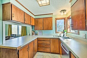 Near Ouachita River: Home w/ Deck in Hot Springs