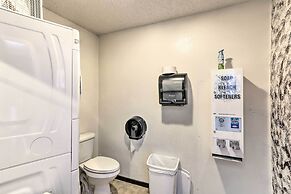 Modern Custer Apt - Walk to Shops & Dining!