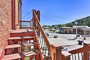 Modern Custer Apt - Walk to Shops & Dining!