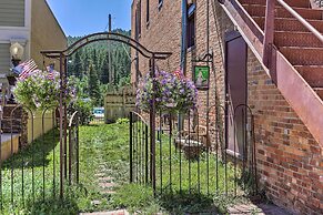 Modern Custer Apt - Walk to Shops & Dining!