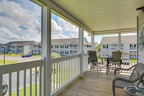 Gulf Shores Condo w/ Pool Access, 5 Mi to Beach!