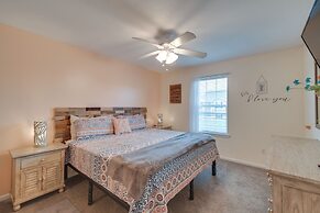 Gulf Shores Condo w/ Pool Access, 5 Mi to Beach!