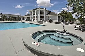 Gulf Shores Condo w/ Pool Access, 5 Mi to Beach!