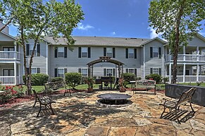 Gulf Shores Condo w/ Pool Access, 5 Mi to Beach!