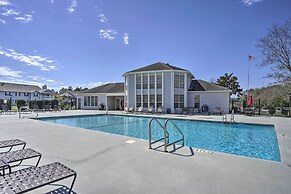 Gulf Shores Condo w/ Pool Access, 5 Mi to Beach!