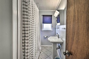 Nags Head Cottage: Screened Porch, Walk to Beach!