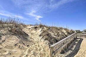 Nags Head Cottage: Screened Porch, Walk to Beach!