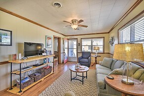 Nags Head Cottage: Screened Porch, Walk to Beach!