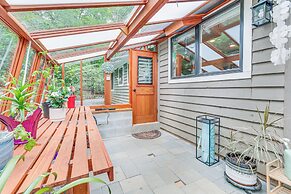 Cozy Hideaway w/ Grill, 17 Mi to Asheville